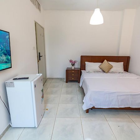 Comfortable Private Rooms In Compound Housing ドバイ エクステリア 写真