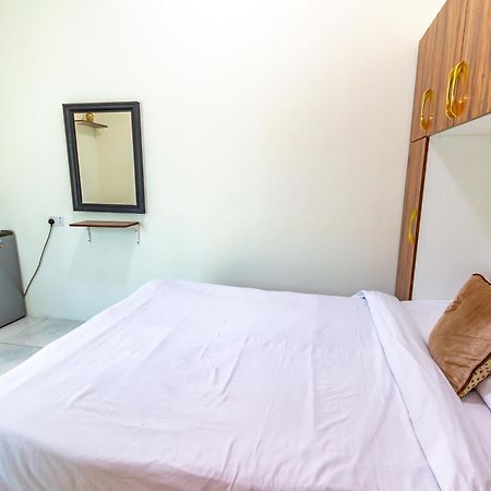 Comfortable Private Rooms In Compound Housing ドバイ エクステリア 写真