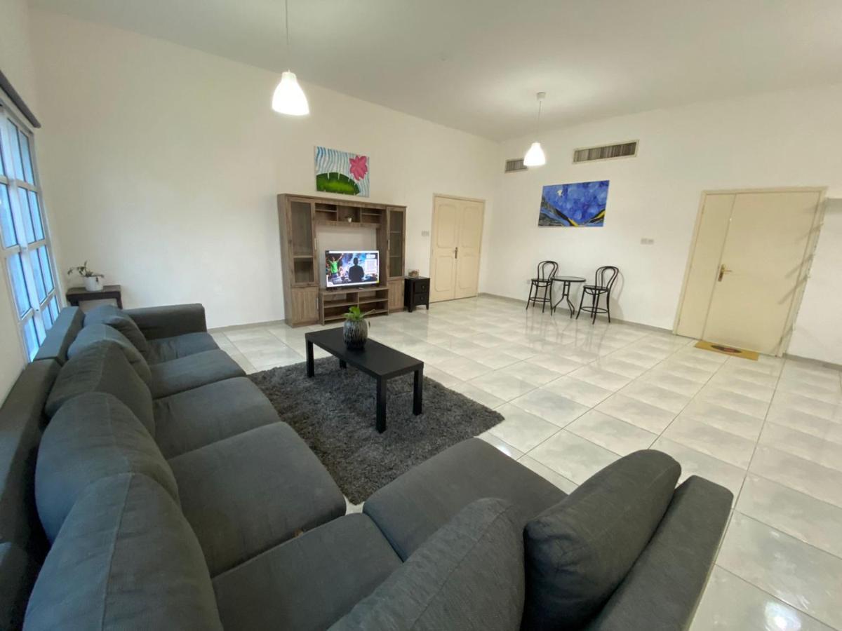 Comfortable Private Rooms In Compound Housing ドバイ エクステリア 写真