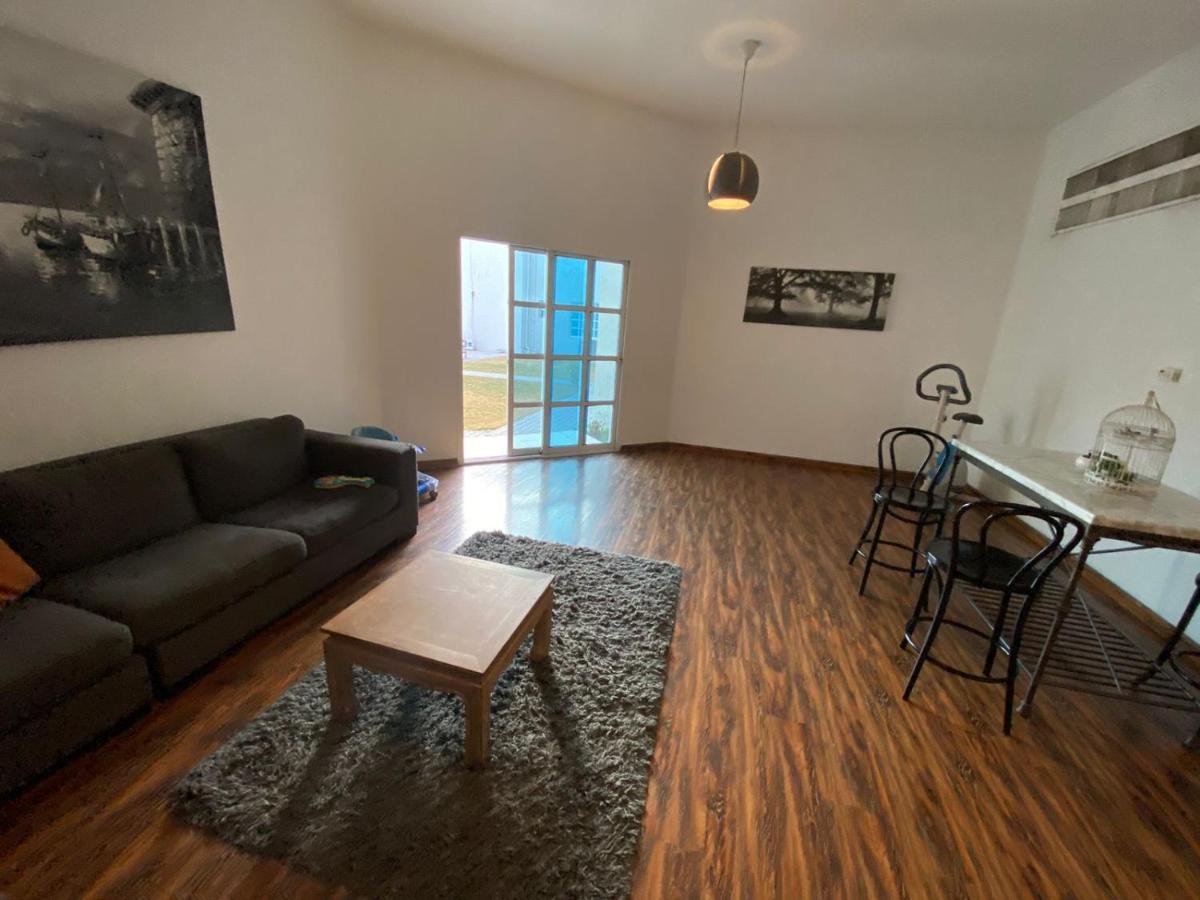 Comfortable Private Rooms In Compound Housing ドバイ エクステリア 写真