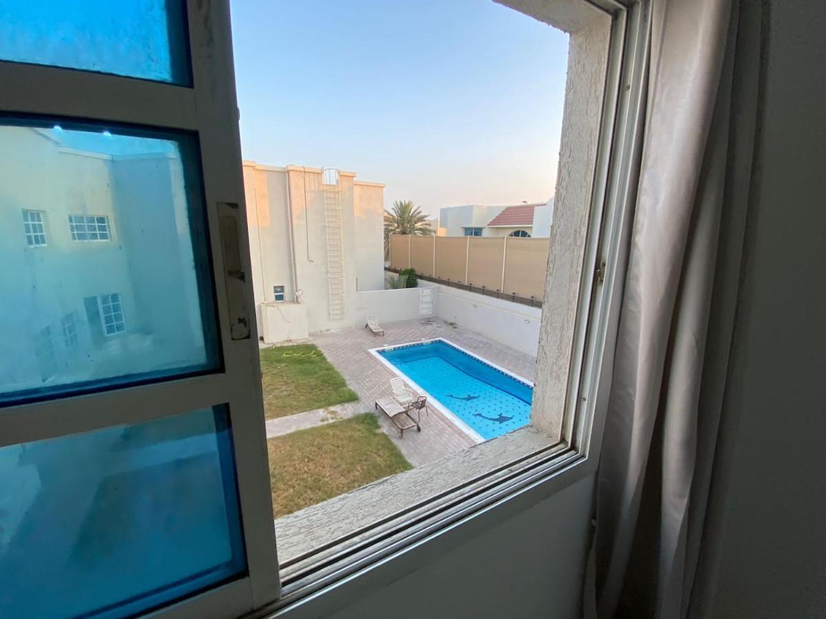 Comfortable Private Rooms In Compound Housing ドバイ エクステリア 写真