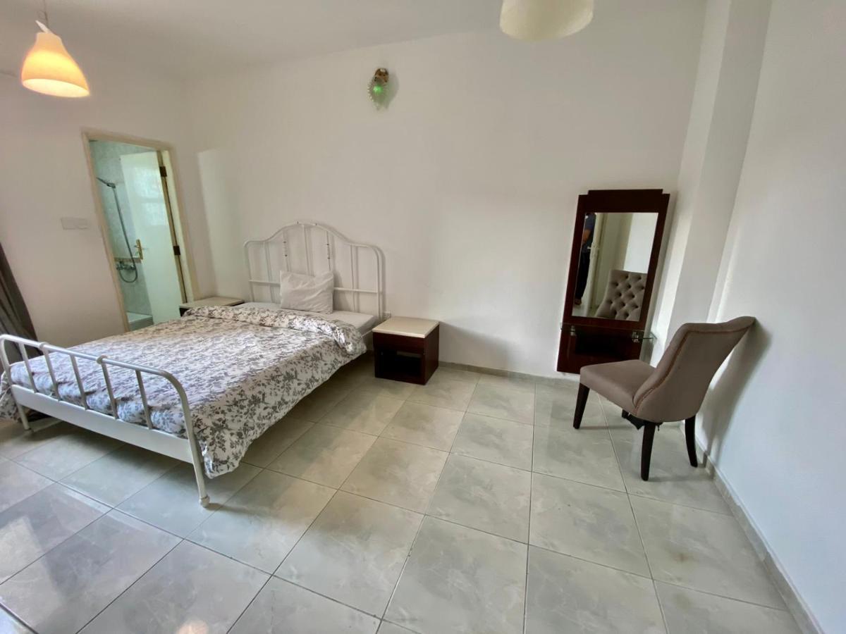 Comfortable Private Rooms In Compound Housing ドバイ エクステリア 写真