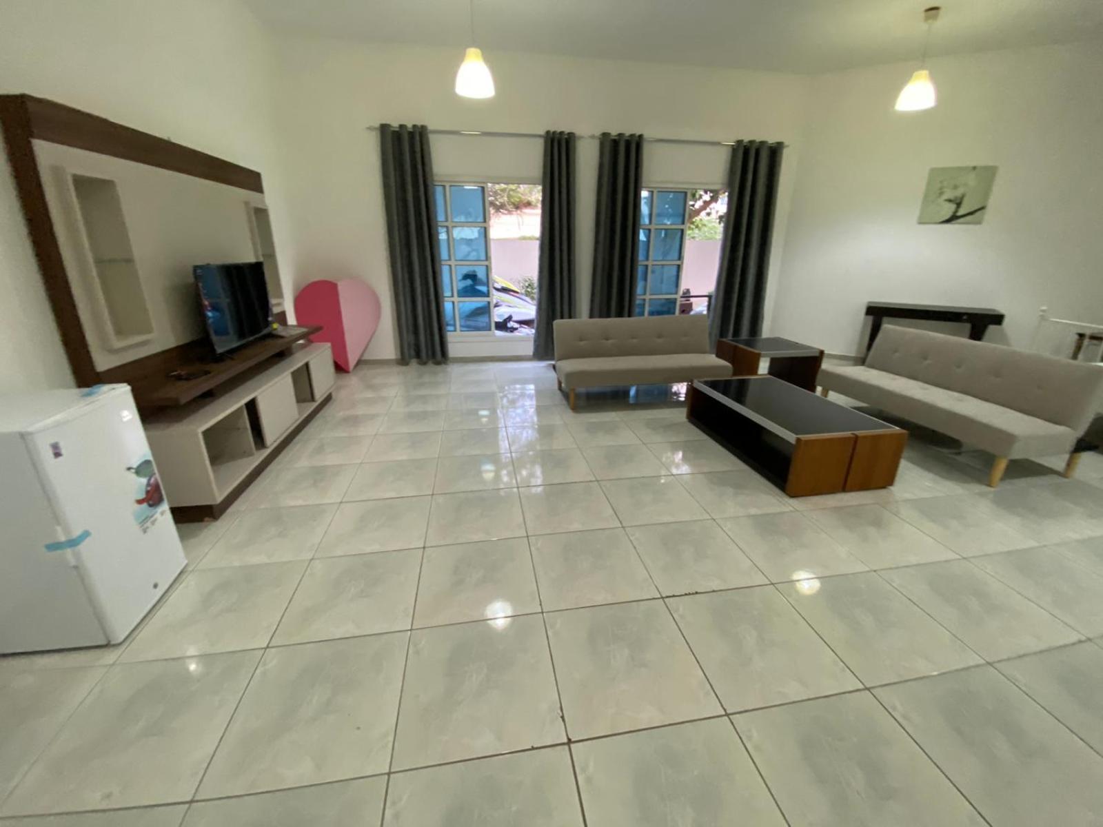Comfortable Private Rooms In Compound Housing ドバイ エクステリア 写真