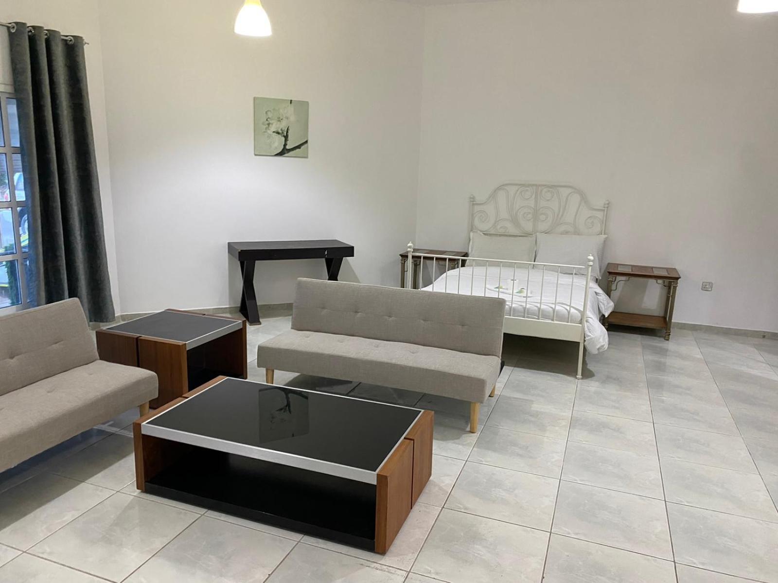 Comfortable Private Rooms In Compound Housing ドバイ エクステリア 写真