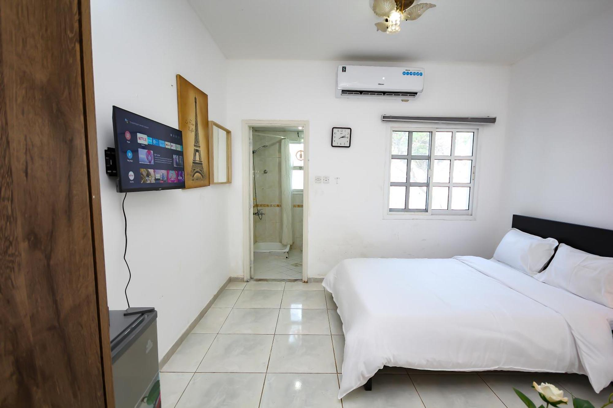 Comfortable Private Rooms In Compound Housing ドバイ エクステリア 写真